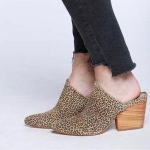 Able brand Rojas mule leopard print leather